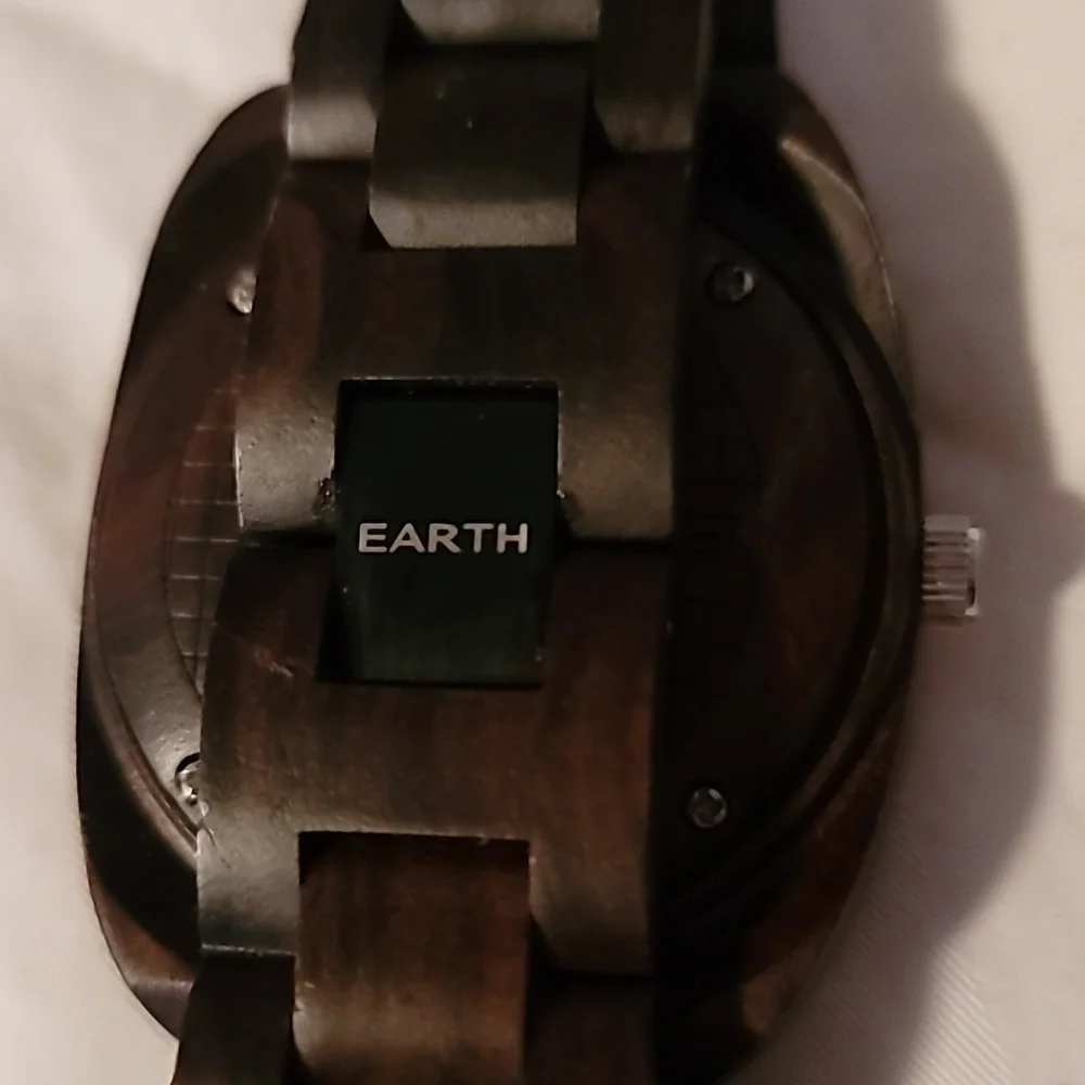 NEW Earth Eco-Friendly‎ Men's Wood Wrist Watch W/Day & Date Runs-BD-27